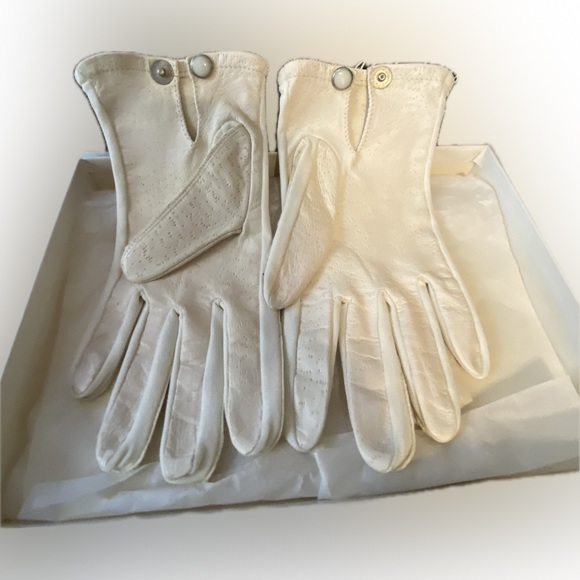 Vintage Ladies Leather gloves with pearl like snap in original Rothchild’s Box - Picture 5 of 16